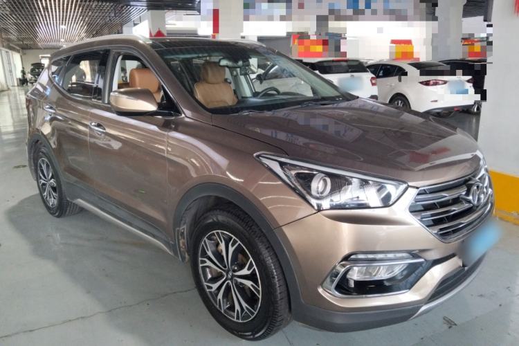 Used Hyundai Santa Fe 2017 2.0T Automatic Two-Wheel Drive Smart Version 7 Seats Exterior 1