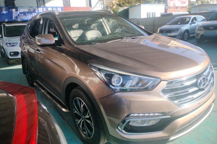 Used Hyundai Santa Fe 2017 2.0T Automatic All-Wheel Drive Smart 7-Seater Exterior 2