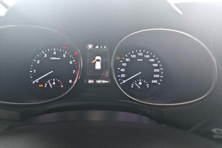 Used Hyundai Santa Fe 2017 2.0T Automatic Two-Wheel Drive Smart Version 7 Seats Instrument Cluster