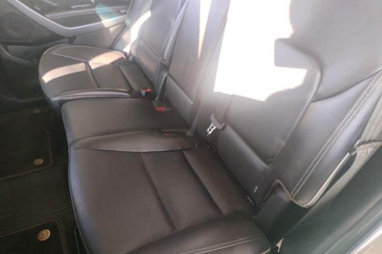 Used Hyundai Santa Fe 2017 2.0T Automatic All-Wheel Drive Smart 7-Seater Interior 4