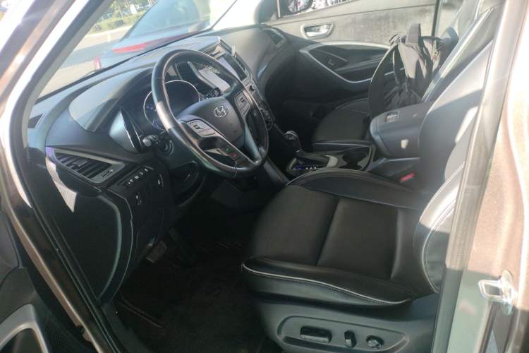 Used Hyundai Santa Fe 2017 2.0T Automatic All-Wheel Drive Smart 7-Seater Left Front Seat