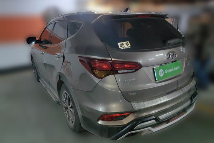 Used Hyundai Santa Fe 2017 2.0T Automatic All-Wheel Drive Smart 7-Seater Rear Left 45 Deg