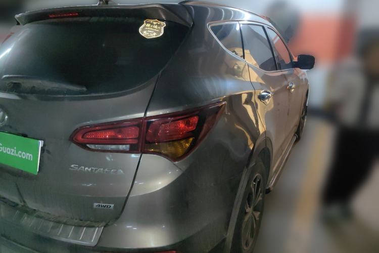 Used Hyundai Santa Fe 2017 2.0T Automatic All-Wheel Drive Smart 7-Seater Rear Right 45 Deg