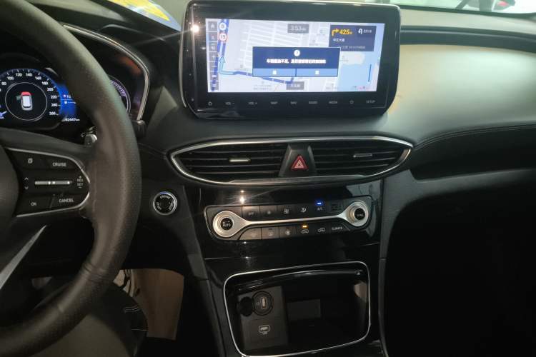 Used Hyundai Santa Fe 2019 380 TGDi GLS Automatic 2WD Luxury Version China VI Standard Audio And AC Panel