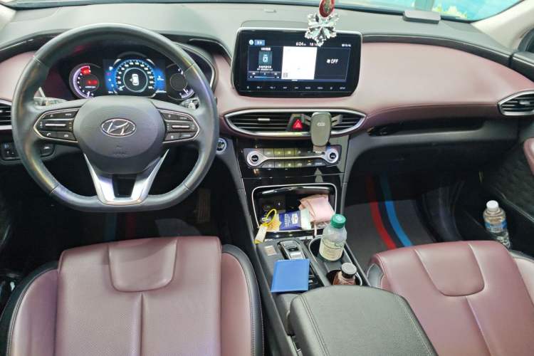 Used Hyundai Santa Fe 2019 380 TGDi DLX Automatic Two-Wheel Drive Prestige Plus Version China VI Standard Center Console