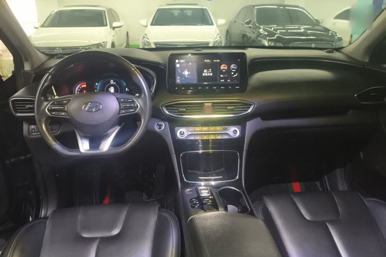 Used Hyundai Santa Fe 2019 380 TGDi GLS Automatic 2WD Luxury Version China VI Standard Center Console