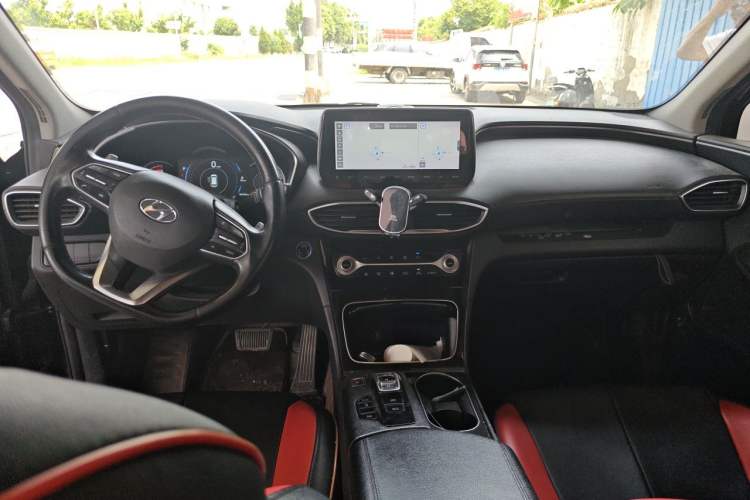 Used Hyundai Santa Fe 2019 380 TGDi GLS Automatic 2WD Luxury Version China VI Standard Center Console