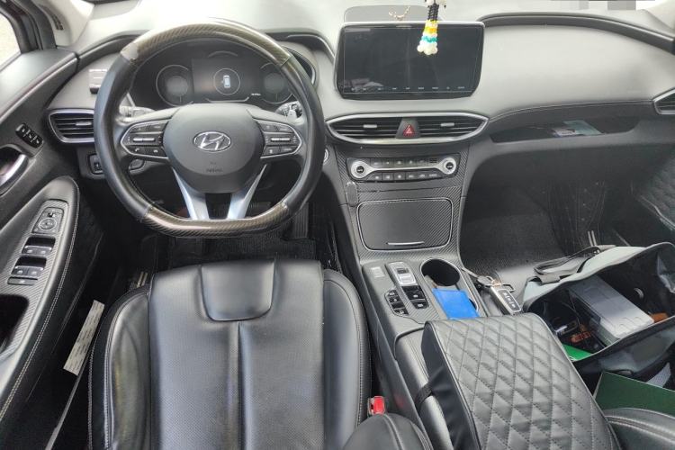 Used Hyundai Santa Fe 2019 380 TGDi DLX Automatic Two-Wheel Drive Prestige Plus Version China VI Standard Center Console