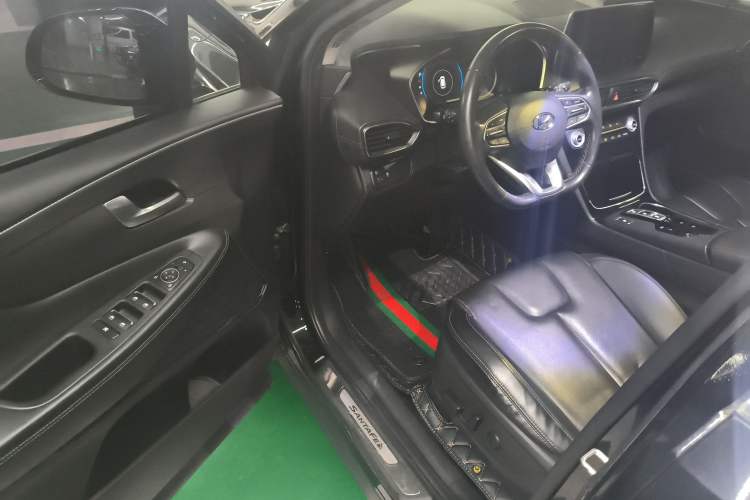 Used Hyundai Santa Fe 2019 380 TGDi GLS Automatic 2WD Luxury Version China VI Standard Driver Seat