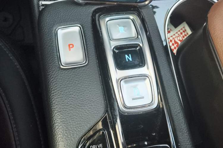 Used Hyundai Santa Fe 2019 380 TGDi DLX Automatic All-Wheel Drive Prestige PLUS (HTRAC) China VI Gear Lever