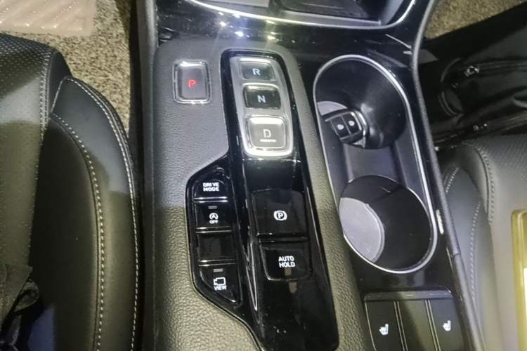 Used Hyundai Santa Fe 2019 380 TGDi DLX Automatic Two-Wheel Drive Prestige Plus Version China VI Standard Gear Lever