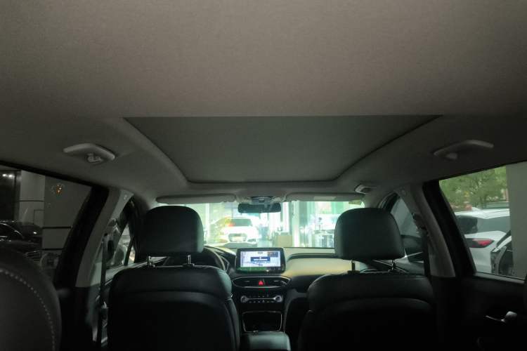 Used Hyundai Santa Fe 2019 380 TGDi GLS Automatic 2WD Luxury Version China VI Standard Headliner