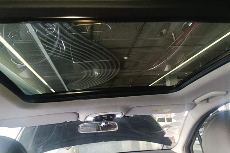 Used Hyundai Santa Fe 2019 380 TGDi DLX Automatic Two-Wheel Drive Prestige Plus Version China VI Standard Headliner