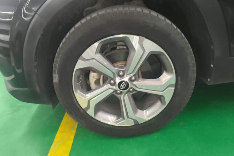 Used Hyundai Santa Fe 2019 380 TGDi GLS Automatic 2WD Luxury Version China VI Standard Left Front Wheel Hub