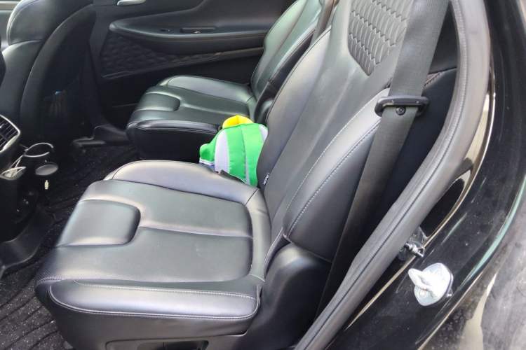 Used Hyundai Santa Fe 2019 380 TGDi DLX Automatic Two-Wheel Drive Prestige Plus Version China VI Standard Left Rear Seat