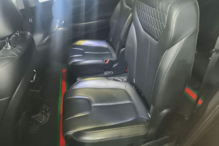 Used Hyundai Santa Fe 2019 380 TGDi GLS Automatic 2WD Luxury Version China VI Standard Left Rear Seat