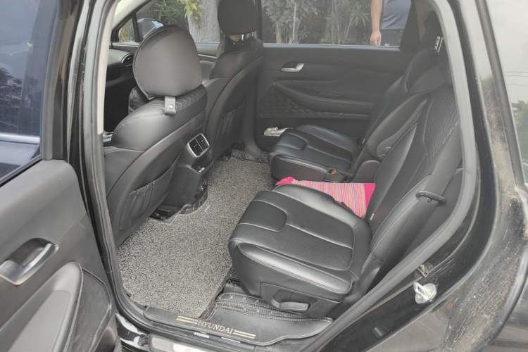 Used Hyundai Santa Fe 2019 380 TGDi DLX Automatic Two-Wheel Drive Prestige Plus Version China VI Standard Left Rear Seat