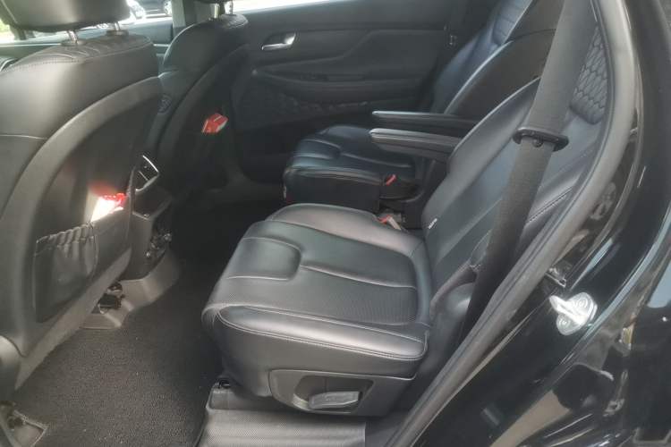 Used Hyundai Santa Fe 2019 380 TGDi TOP Automatic All-Wheel Drive Flagship (HTRAC) China V Standard Left Rear Seat