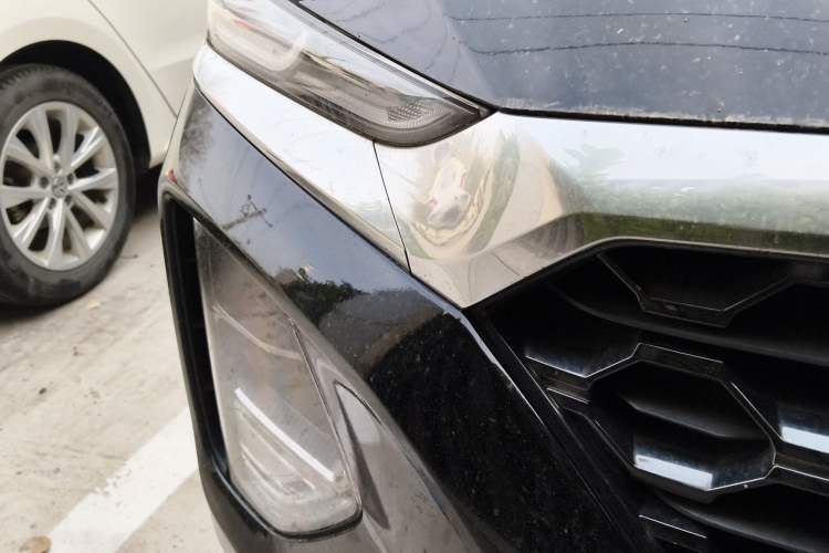 Used Hyundai Santa Fe 2019 380 TGDi DLX Automatic All-Wheel Drive Prestige PLUS (HTRAC) China VI Right Front Headlight