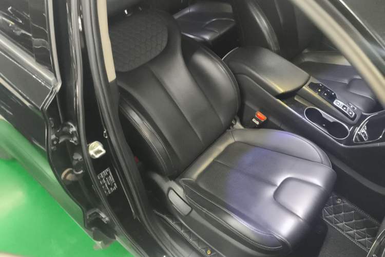 Used Hyundai Santa Fe 2019 380 TGDi GLS Automatic 2WD Luxury Version China VI Standard Right Front Seat