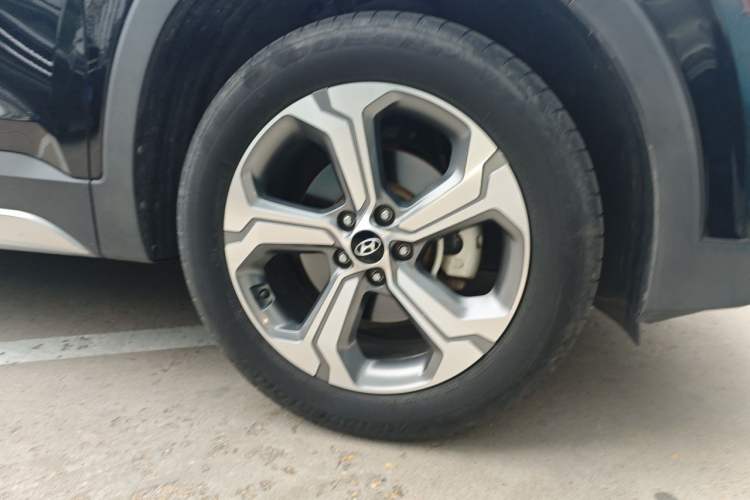 Used Hyundai Santa Fe 2019 380 TGDi DLX Automatic Two-Wheel Drive Prestige Plus Version China VI Standard Right Front Wheel Hub