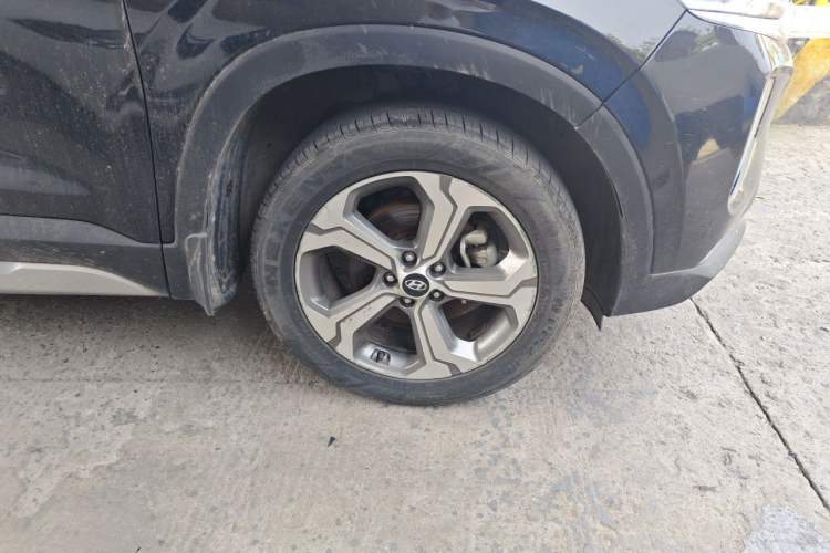 Used Hyundai Santa Fe 2019 380 TGDi GLS Automatic 2WD Luxury Version China VI Standard Right Front Wheel Hub