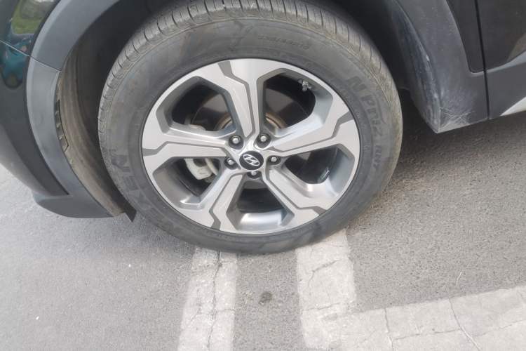 Used Hyundai Santa Fe 2019 380 TGDi TOP Automatic All-Wheel Drive Flagship (HTRAC) China V Standard Right Front Wheel Hub