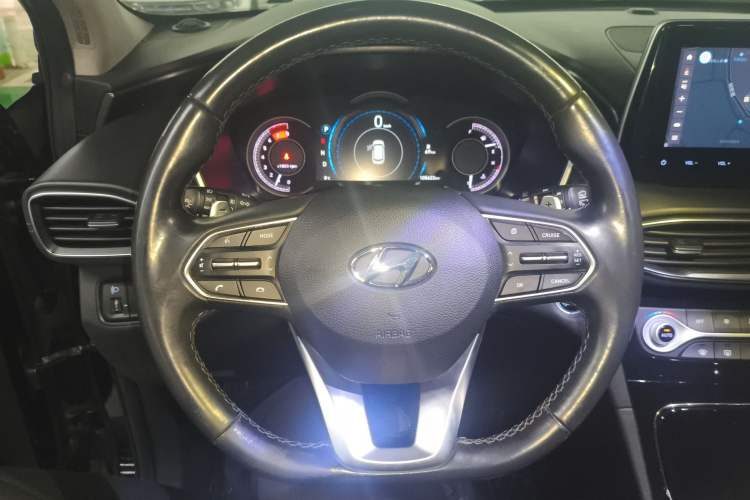 Used Hyundai Santa Fe 2019 380 TGDi GLS Automatic 2WD Luxury Version China VI Standard Steering Wheel