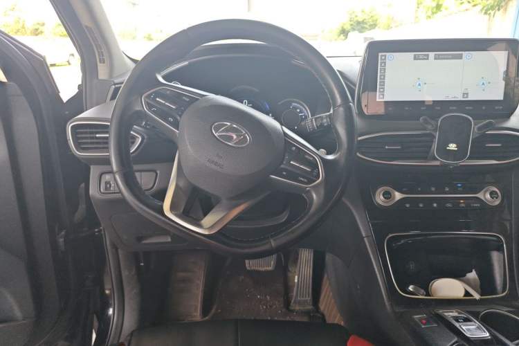 Used Hyundai Santa Fe 2019 380 TGDi GLS Automatic 2WD Luxury Version China VI Standard Steering Wheel