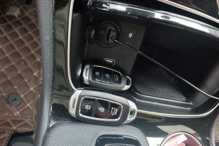 Used Hyundai Santa Fe 2019 380 TGDi TOP Automatic All-Wheel Drive Flagship (HTRAC) China V Standard Vehicle Key