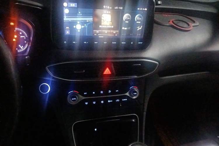 Used Hyundai Santa Fe 2019 380 TGDi TOP Automatic All-Wheel Drive Flagship (HTRAC) – China VI Standard Audio And AC Panel