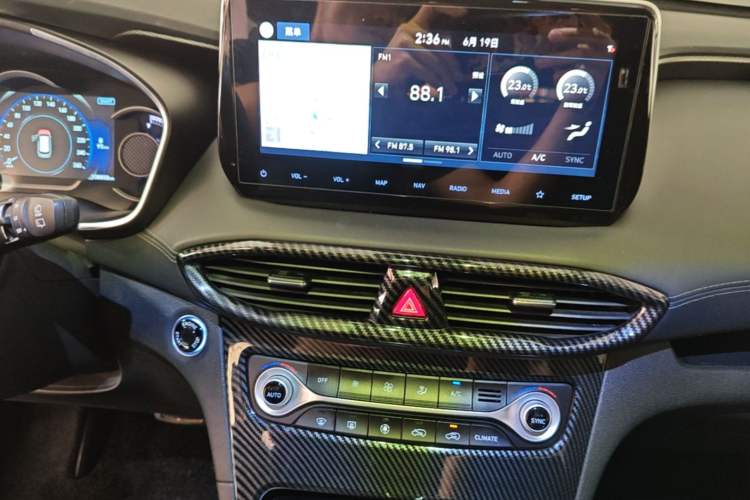 Used Hyundai Santa Fe 2019 380 TGDi DLX Automatic All-Wheel Drive Prestige PLUS (HTRAC) China V Standard Audio And AC Panel