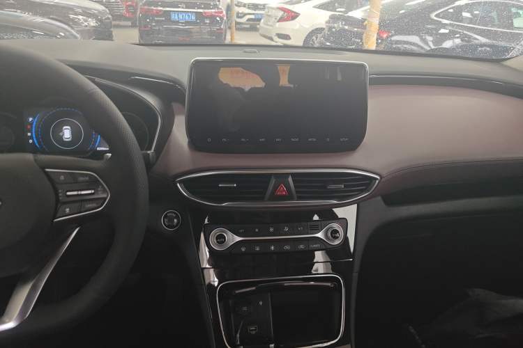 Used Hyundai Santa Fe 2019 380 TGDi DLX Automatic All-Wheel Drive Prestige PLUS (HTRAC) China VI Audio And AC Panel