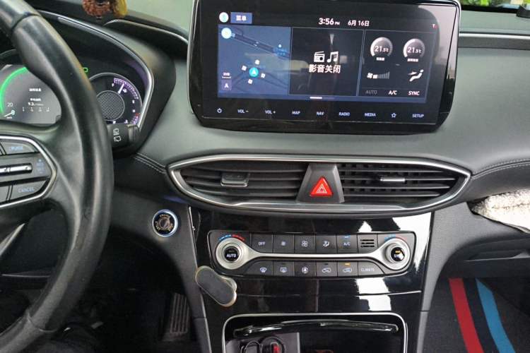 Used Hyundai Santa Fe 2019 380 TGDi GLS Automatic 2WD Luxury Version China VI Standard Audio And AC Panel