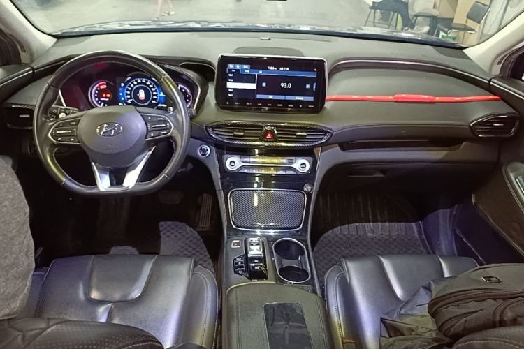 Used Hyundai Santa Fe 2019 380 TGDi DLX Automatic Two-Wheel Drive Prestige Plus Version China VI Standard Center Console