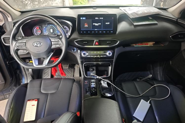 Used Hyundai Santa Fe 2019 380 TGDi GLS Automatic 2WD Luxury Version China VI Standard Center Console