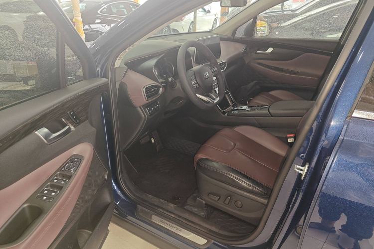 Used Hyundai Santa Fe 2019 380 TGDi DLX Automatic All-Wheel Drive Prestige PLUS (HTRAC) China VI Driver Seat