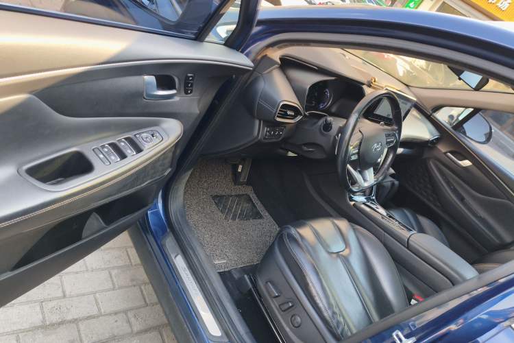 Used Hyundai Santa Fe 2019 380 TGDi TOP Automatic All-Wheel Drive Flagship (HTRAC) – China VI Standard Driver Seat