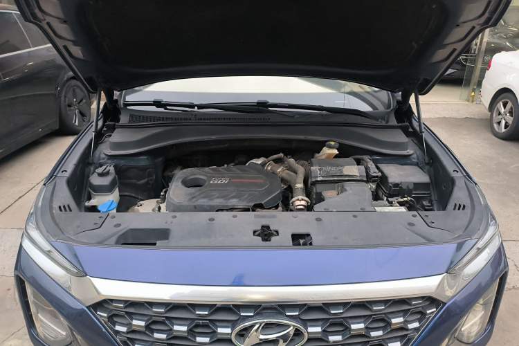 Used Hyundai Santa Fe 2019 380 TGDi DLX Automatic 2WD Prestige Edition China VI Standard Engine Bay