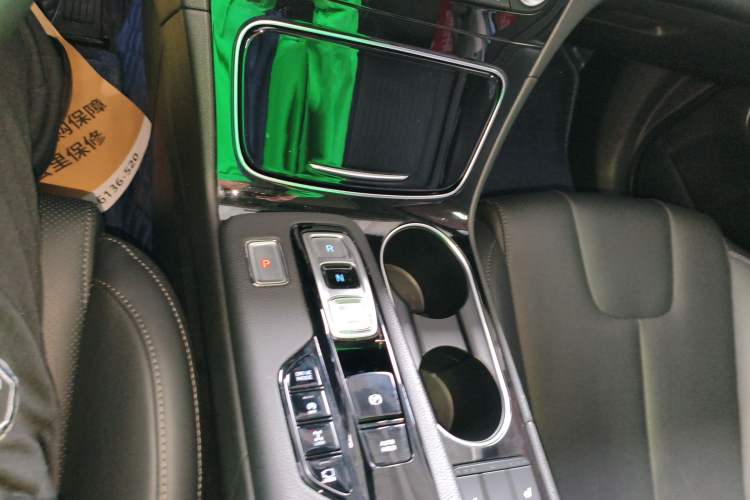 Used Hyundai Santa Fe 2019 380 TGDi DLX Automatic All-Wheel Drive Prestige PLUS (HTRAC) China VI Gear Lever