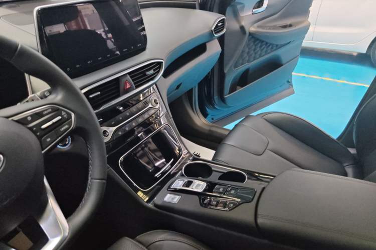 Used Hyundai Santa Fe 2019 380 TGDi GLS Automatic 2WD Luxury Version China VI Standard Gear Lever