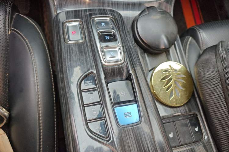 Used Hyundai Santa Fe 2019 380 TGDi DLX Automatic All-Wheel Drive Prestige (HTRAC) China V-standard Gear Lever