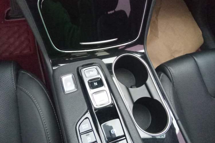 Used Hyundai Santa Fe 2019 380 TGDi GLS Automatic 2WD Luxury Version China VI Standard Gear Lever