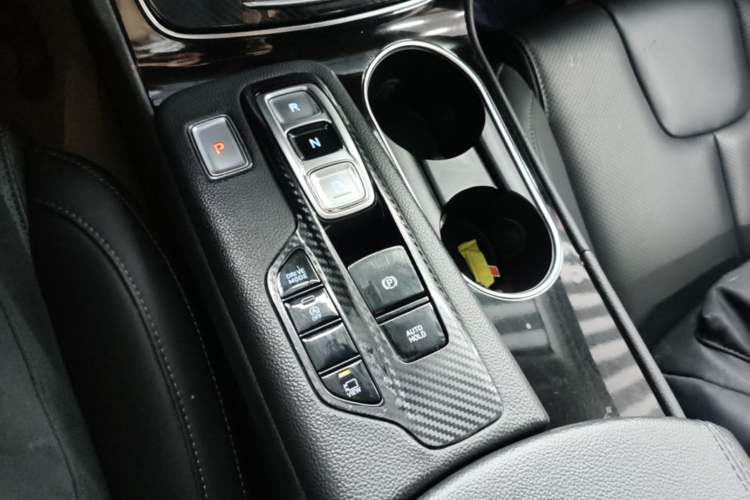 Used Hyundai Santa Fe 2019 380 TGDi GLS Automatic 2WD Luxury Version China VI Standard Gear Lever