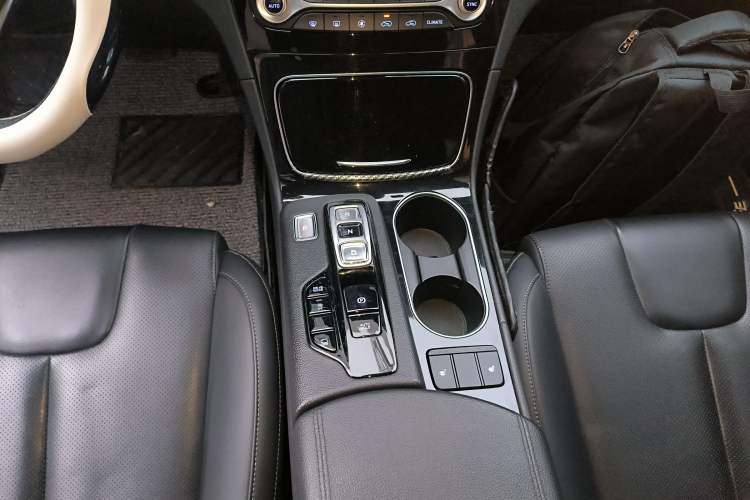 Used Hyundai Santa Fe 2019 380 TGDi DLX Automatic 2WD Prestige Edition China VI Standard Gear Lever