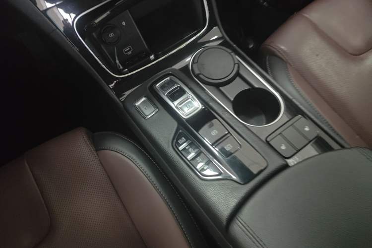 Used Hyundai Santa Fe 2019 380 TGDi DLX Automatic All-Wheel Drive Prestige PLUS (HTRAC) China VI Gear Lever