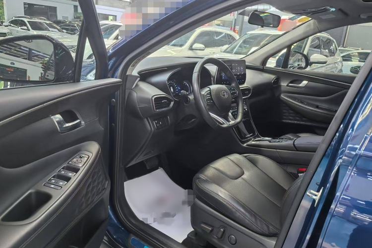 Used Hyundai Santa Fe 2019 380 TGDi GLS Automatic 2WD Luxury Version China VI Standard Interior 1
