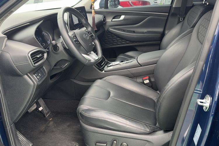 Used Hyundai Santa Fe 2019 380 TGDi GLS Automatic 2WD Luxury Version China VI Standard Interior 1