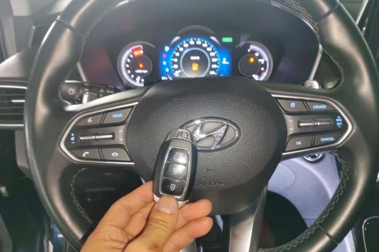 Used Hyundai Santa Fe 2019 380 TGDi GLS Automatic 2WD Luxury Version China VI Standard Interior 1