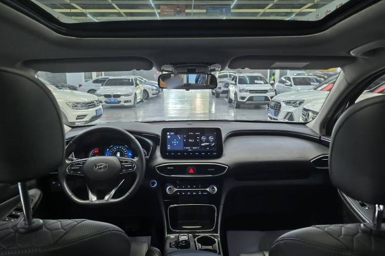 Used Hyundai Santa Fe 2019 380 TGDi GLS Automatic 2WD Luxury Version China VI Standard Interior 3